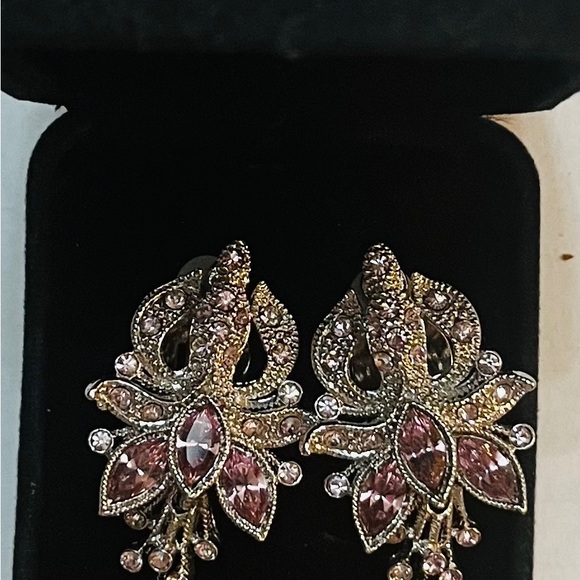 Statement silver plated necklace and clip on earrings set w/lavendar crystals - Picture 2 of 14